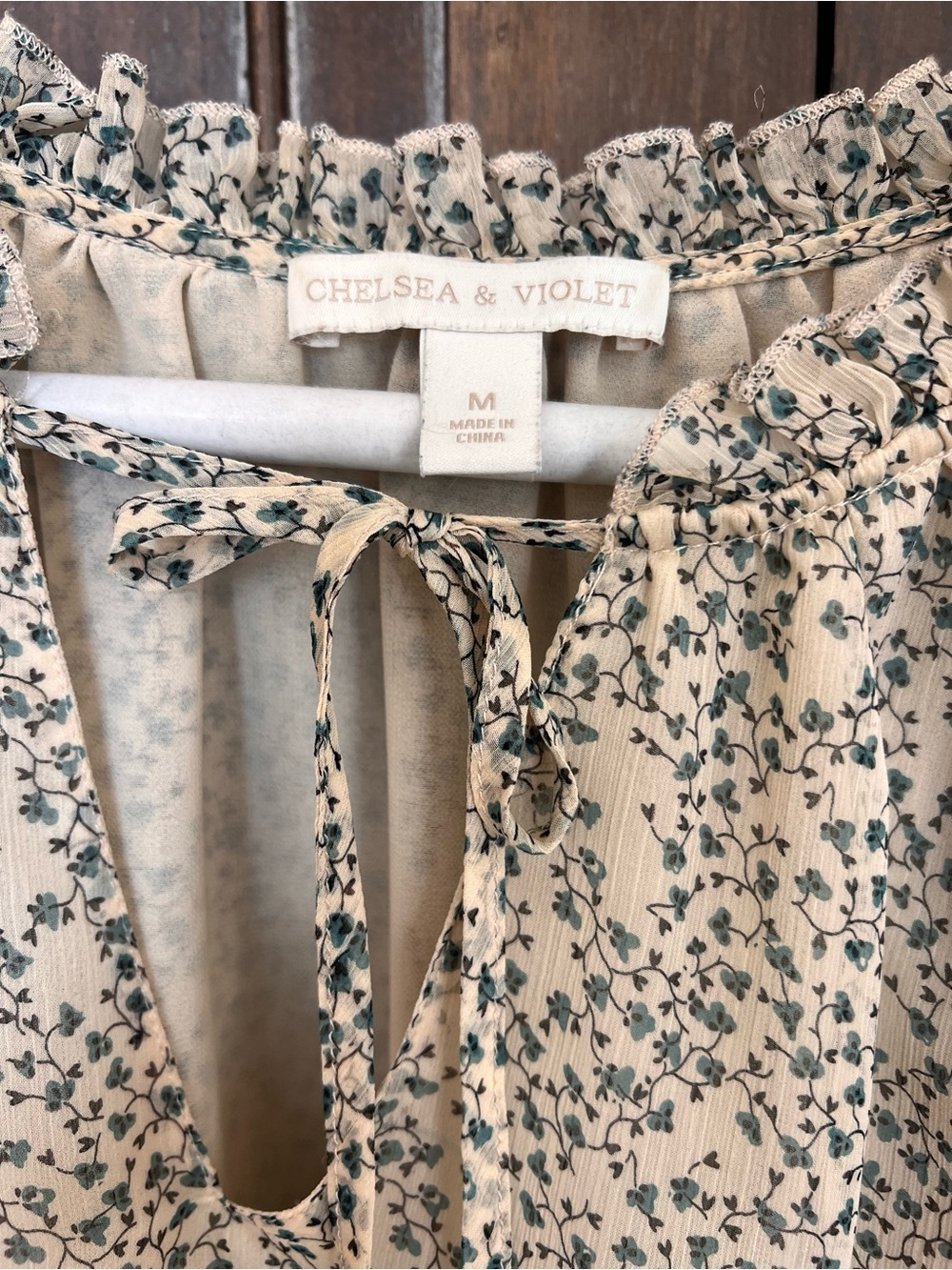 Chelsea & Violet Beige Floral Tie-Neck Flutter Sleeve Blouse - Picture 2 of 4